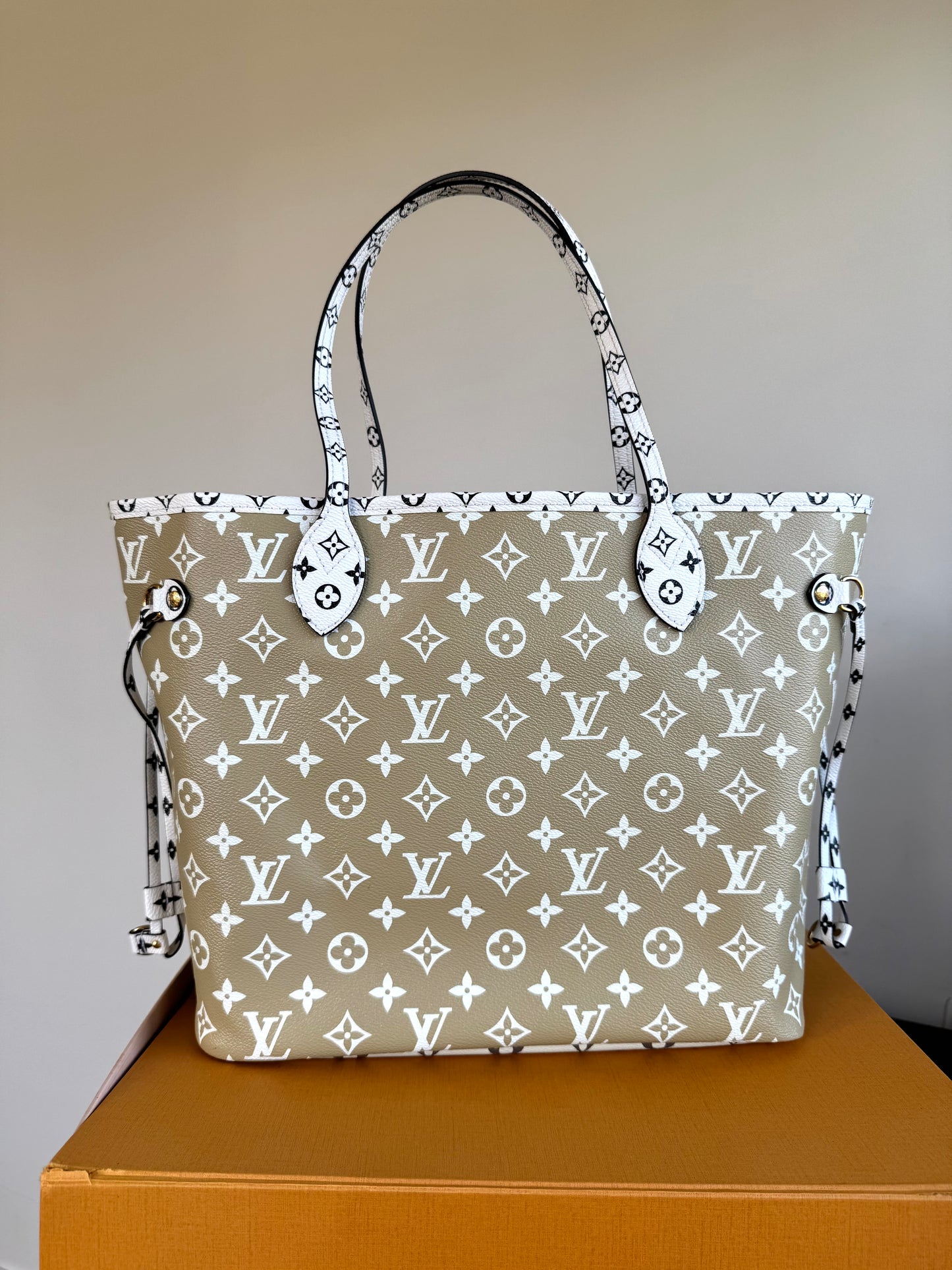 Pre-owned Louis Vuitton Neverfull MM Monogram Giant Kaki Tote Bag