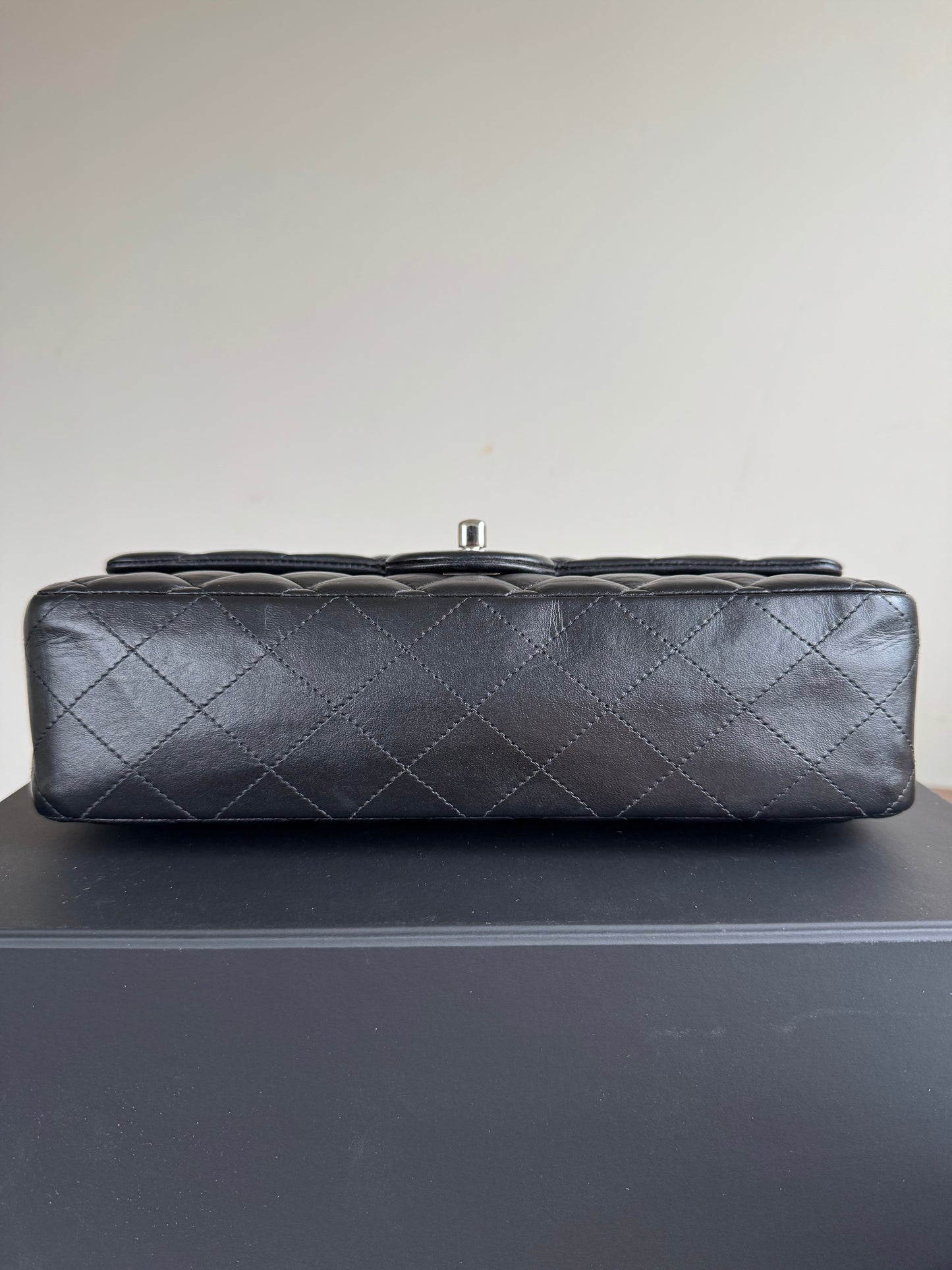 Pre-owned Chanel Timeless Classic Medium Black Lambskin Flap Bag