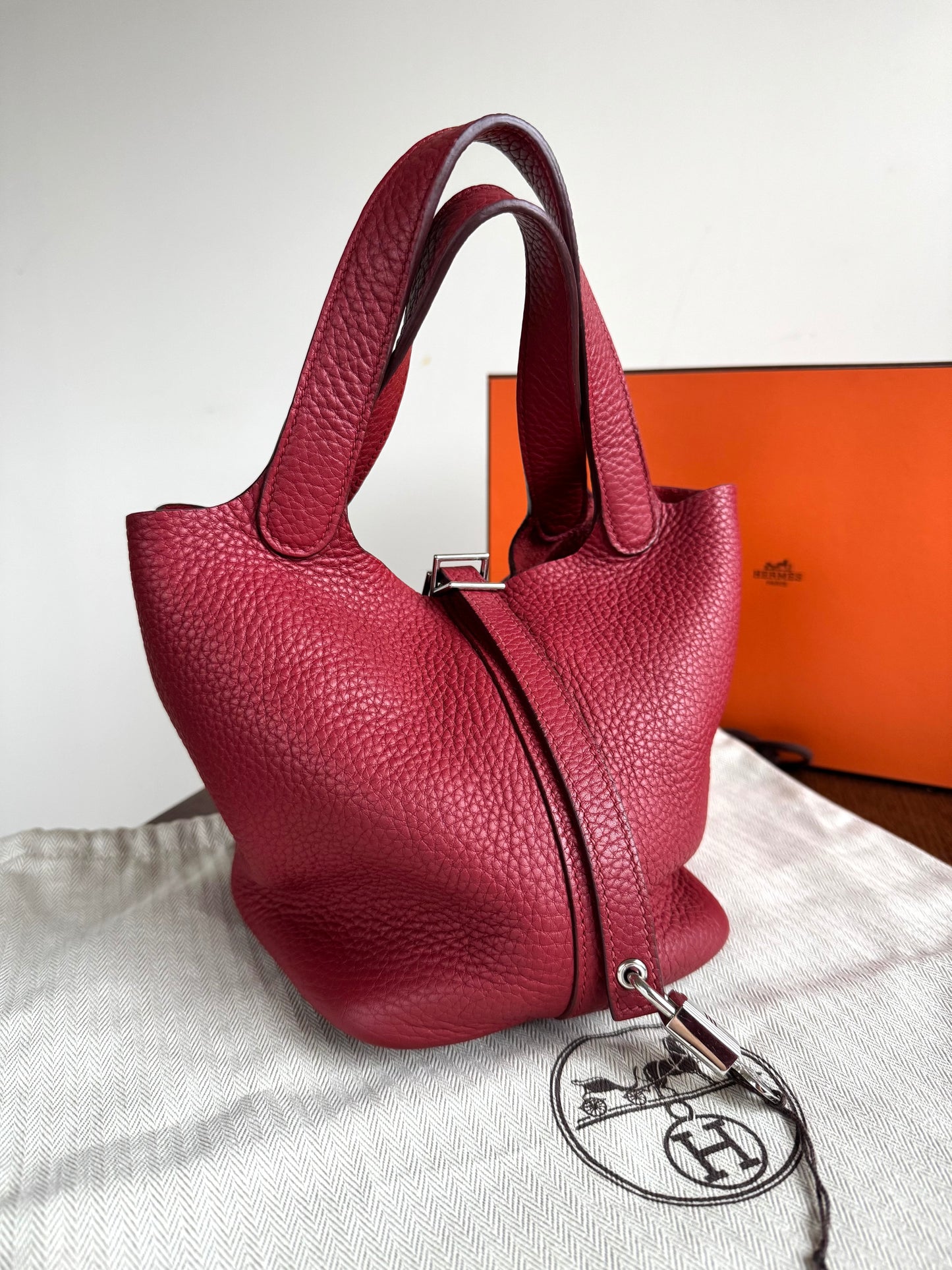 Pre-owned Hermès Picotin 18 Clemence Rouge Grenade Handle Bag