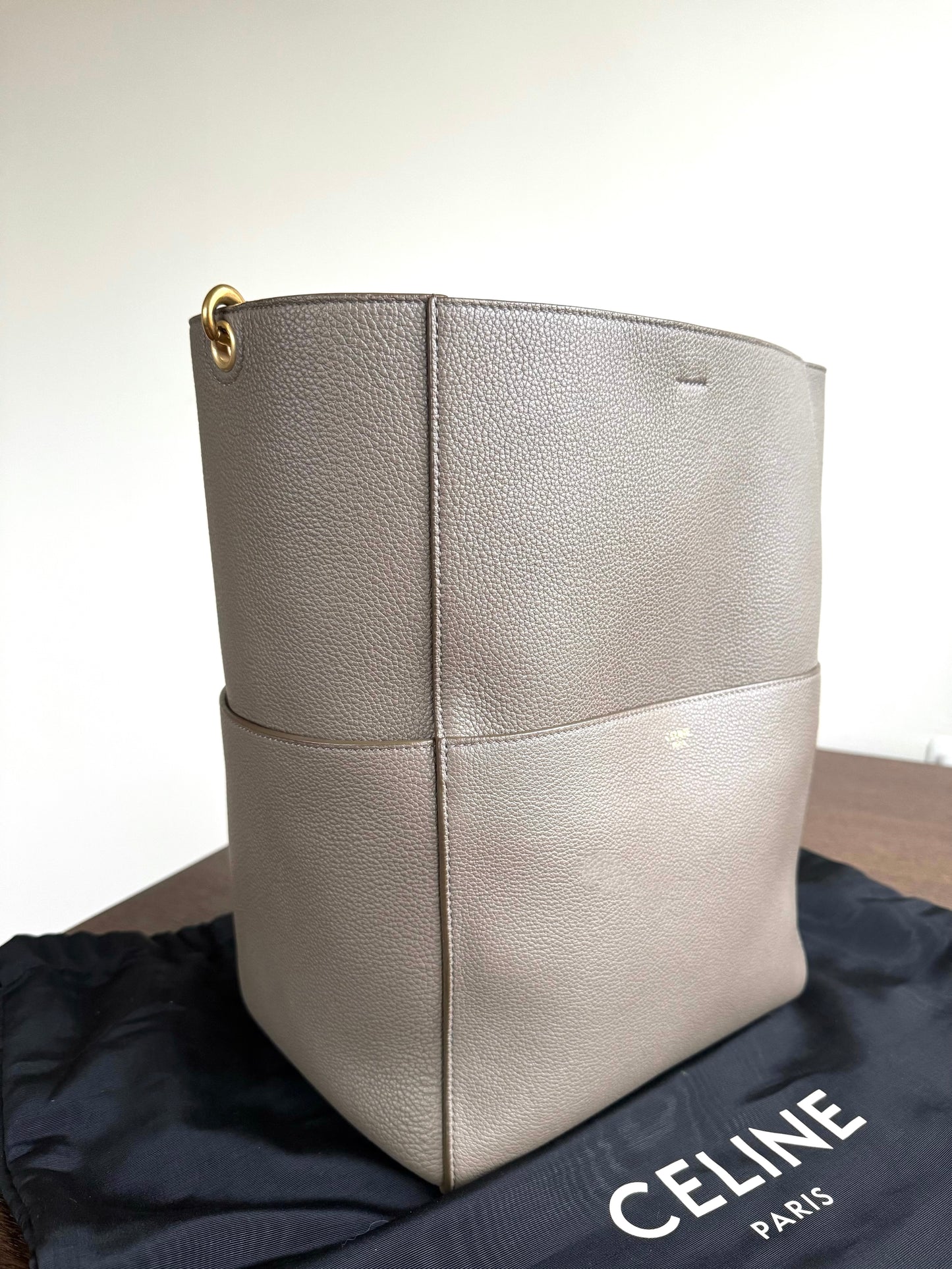 Pre-owned Céline Seau Sangle Taupe Leather Tote Bag