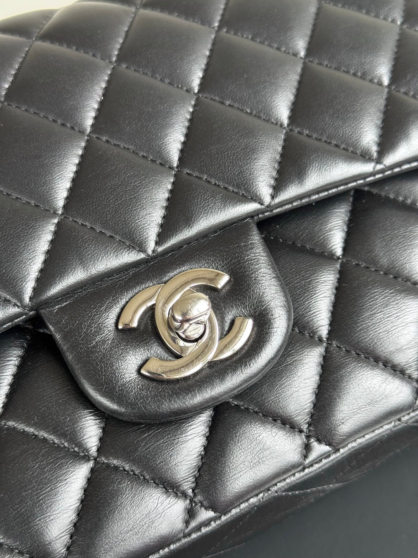 Pre-owned Chanel Timeless Classic Medium Black Lambskin Flap Bag