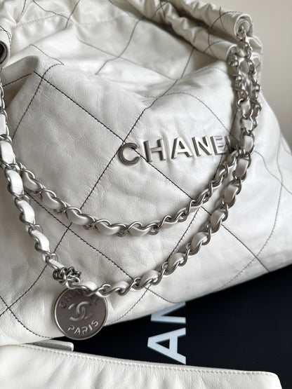 Pre-owned Chanel 22 Large White Leather Tote Bag