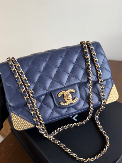 Pre-owned Chanel Rock The Corner Small Navy Leather Flap Bag