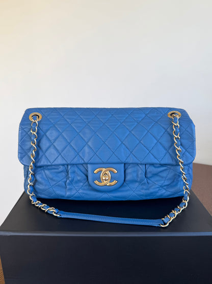Pre-owned Chanel CC Large Blue Iridescent Calfskin Flap Bag