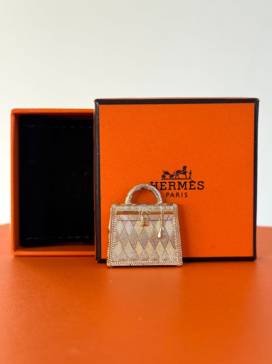 Pre-owned Hermès Curiosity Kelly Gold Pendant Necklace Charm