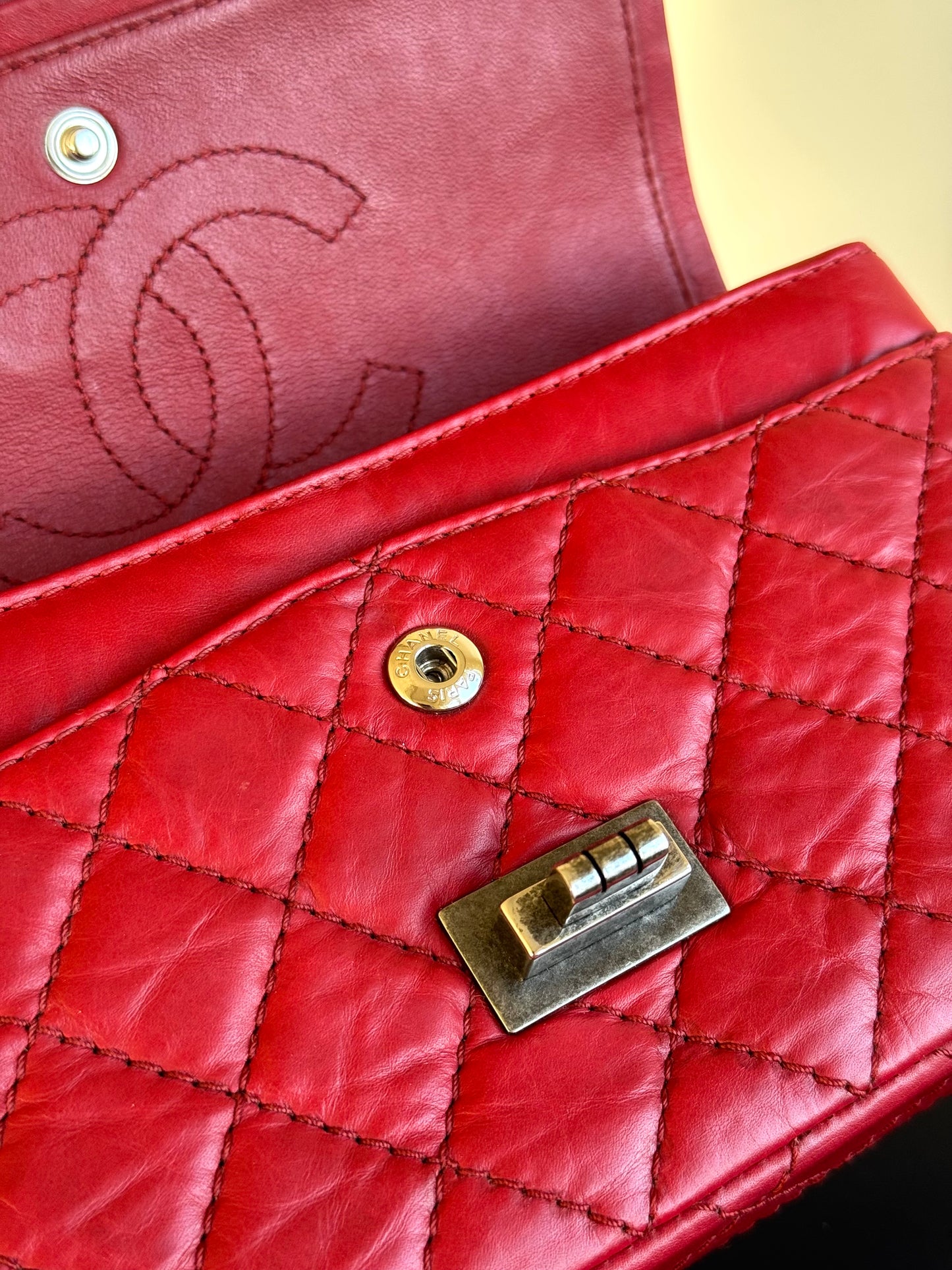 Pre-owned Chanel 2.55 Reissue Small 224 Red Leather Flap Bag