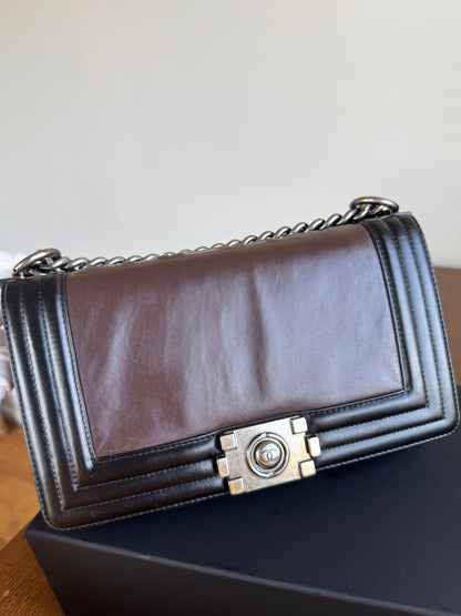 Pre-owned Chanel Boy Medium Brown Black Leather Flap Bag