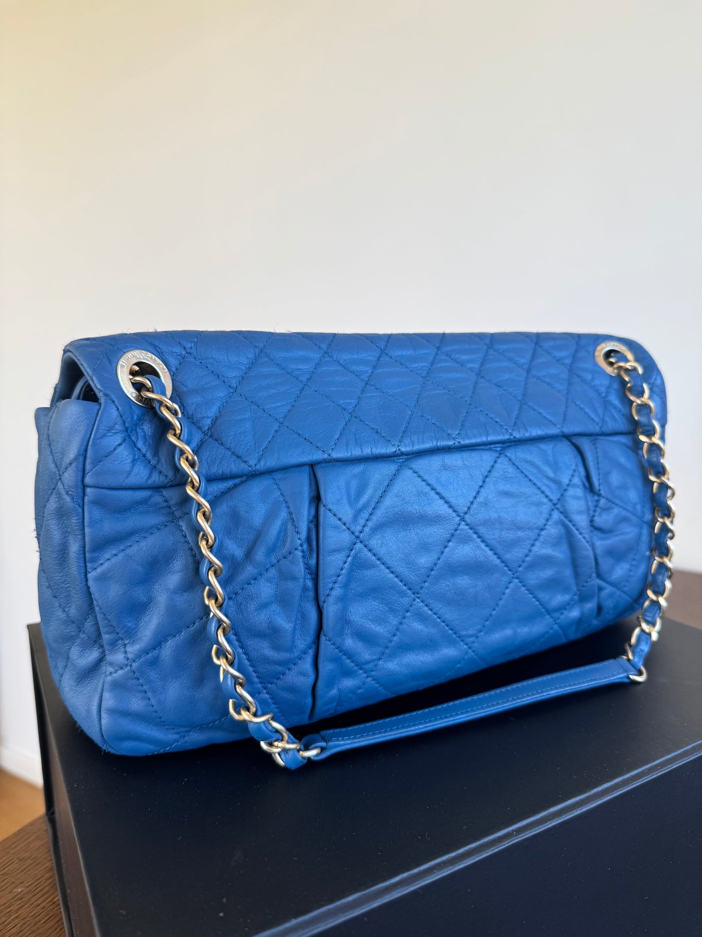 Pre-owned Chanel CC Large Blue Iridescent Calfskin Flap Bag