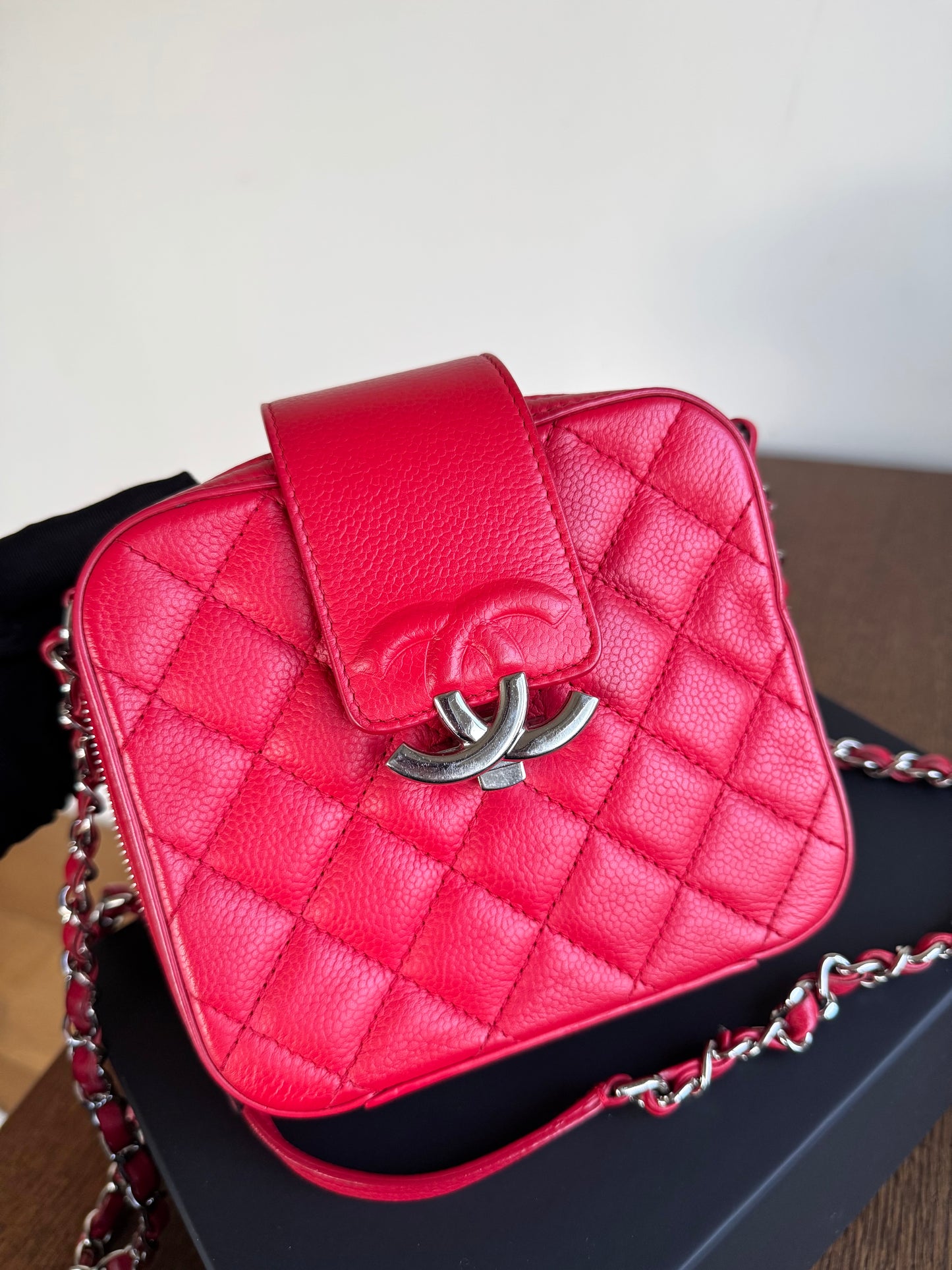 Pre-owned Chanel CC Box Mini Red Leather Camera Bag