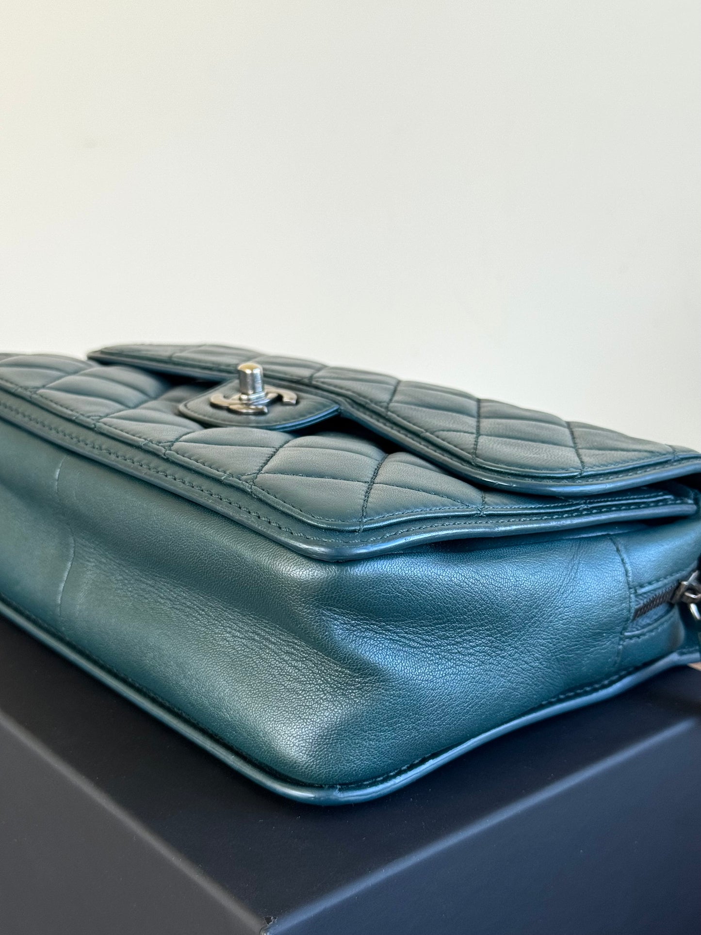 Pre-owned Chanel CC Dark Green Leather Flap Bag