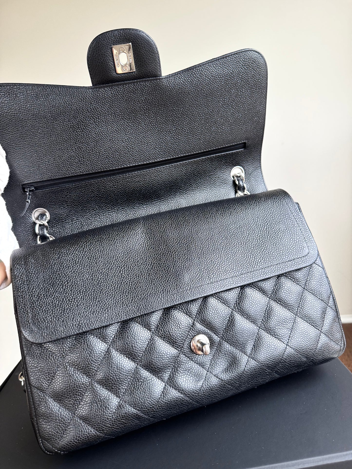 Pre-owned Chanel Timeless Classic Jumbo Black Caviar Flap Bag