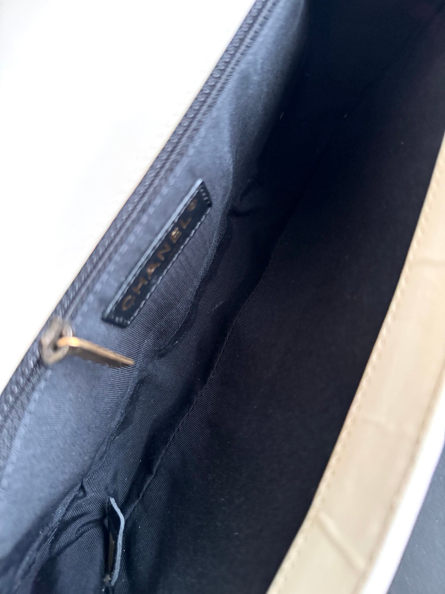 Pre-owned Chanel Boy Medium Original Clasp White Leather Flap Bag