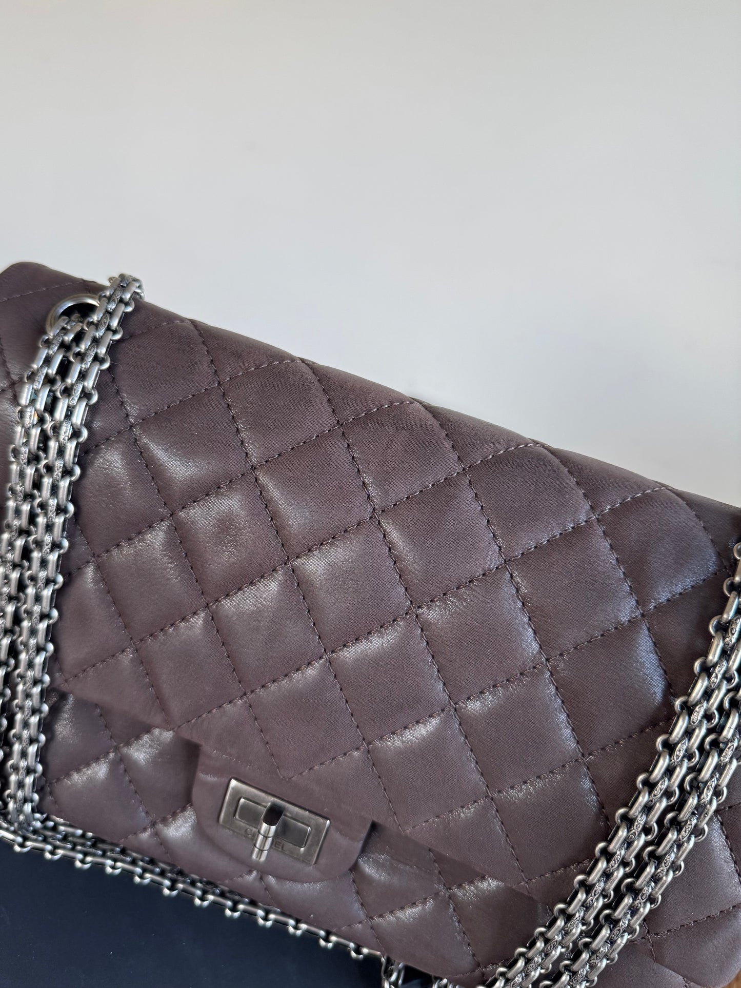 Pre-owned Chanel 2.55 Reissue Large 226 Chocolate Iridescent Leather Flap Bag
