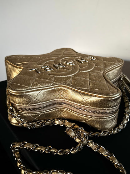 Pre-owned Chanel Walk Of Fame Metallic Gold Leather Bag