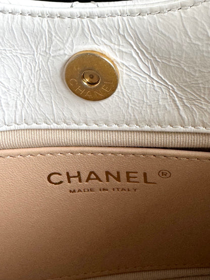 Pre-owned Chanel 2023 CC Small Wavy White Shiny Calfskin Hobo Bag