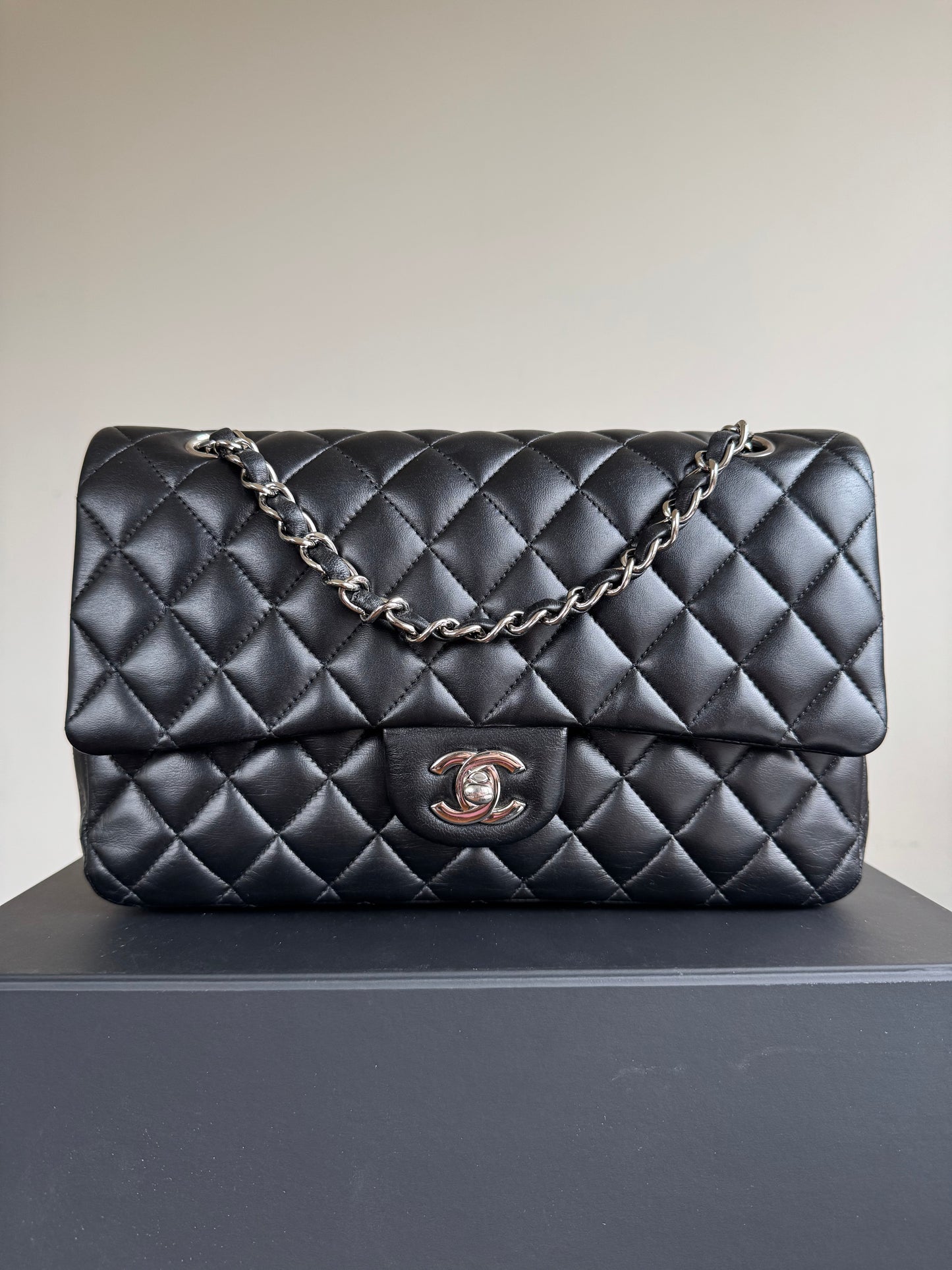 Pre-owned Chanel Timeless Classic Medium Black Lambskin Flap Bag