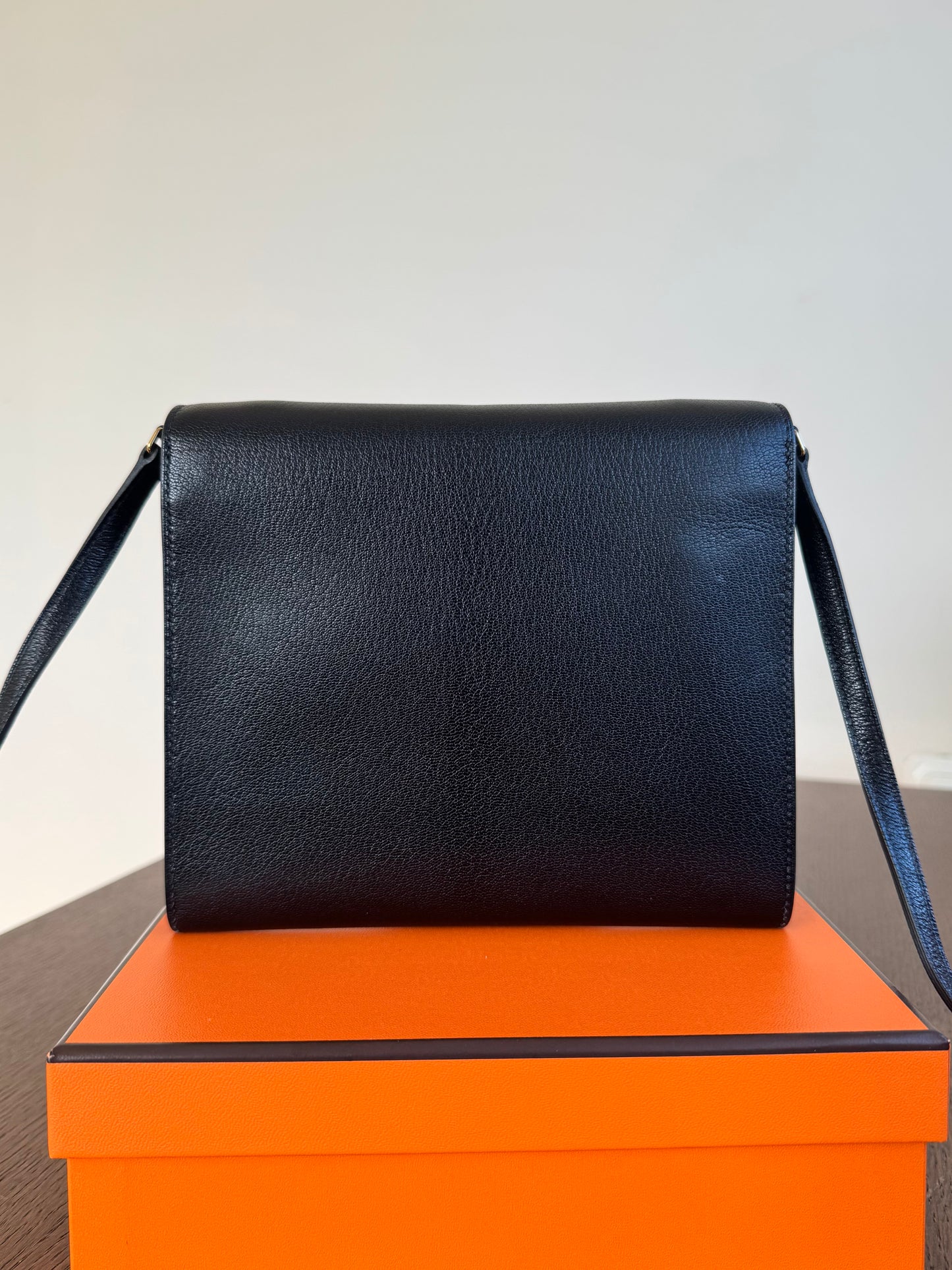 Pre-owned Hermès Cinhetic To Go Black Chèvre Mysore Bag