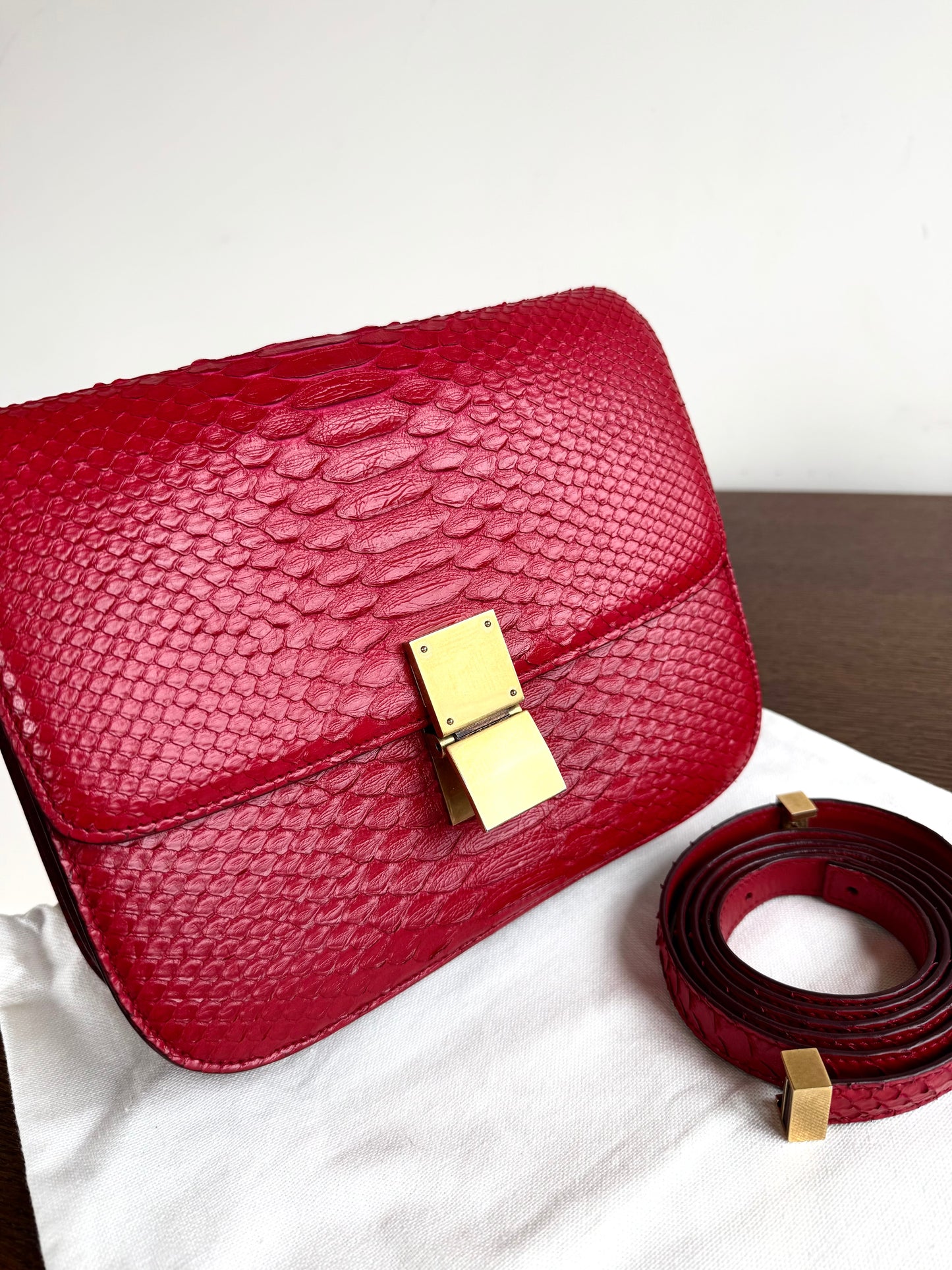 Pre-owned Céline Classic Box Medium Red Python Bag