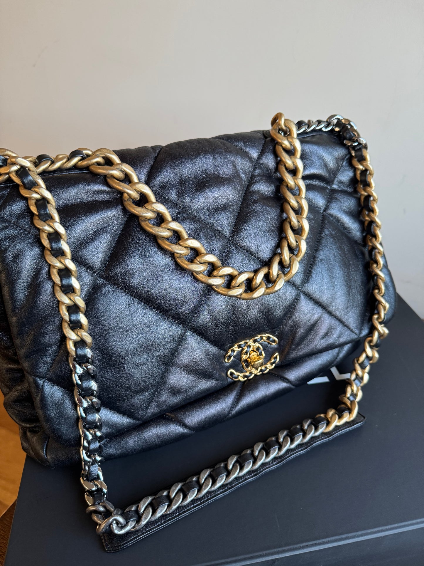 Pre-owned Chanel 19 Maxi Black Lambskin Flap Bag