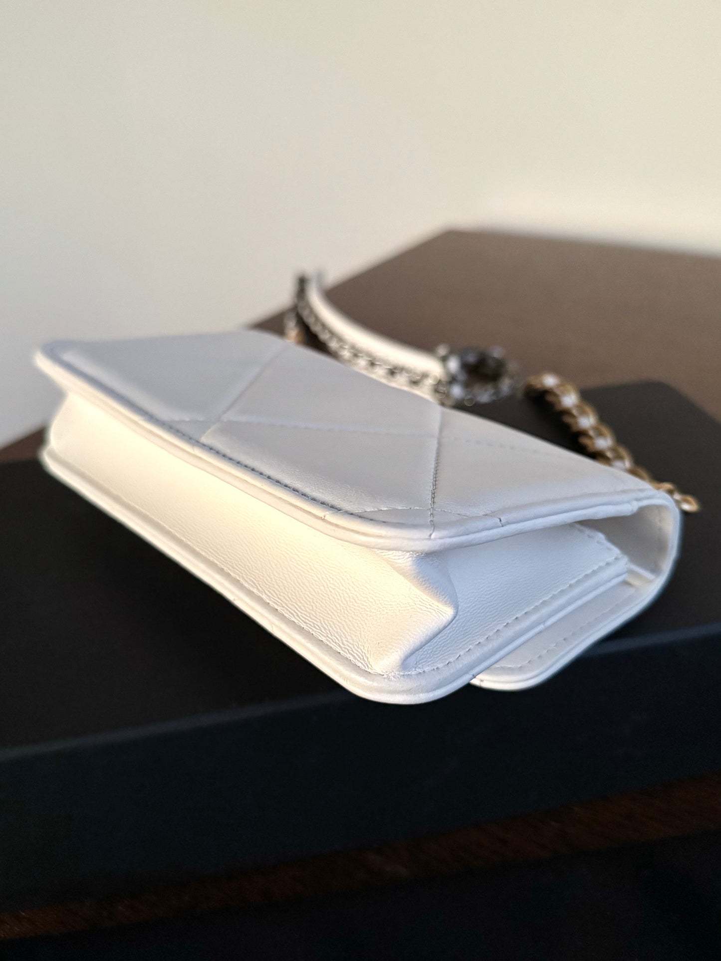 Pre-owned Chanel 19 WOC White Leather Flap Bag