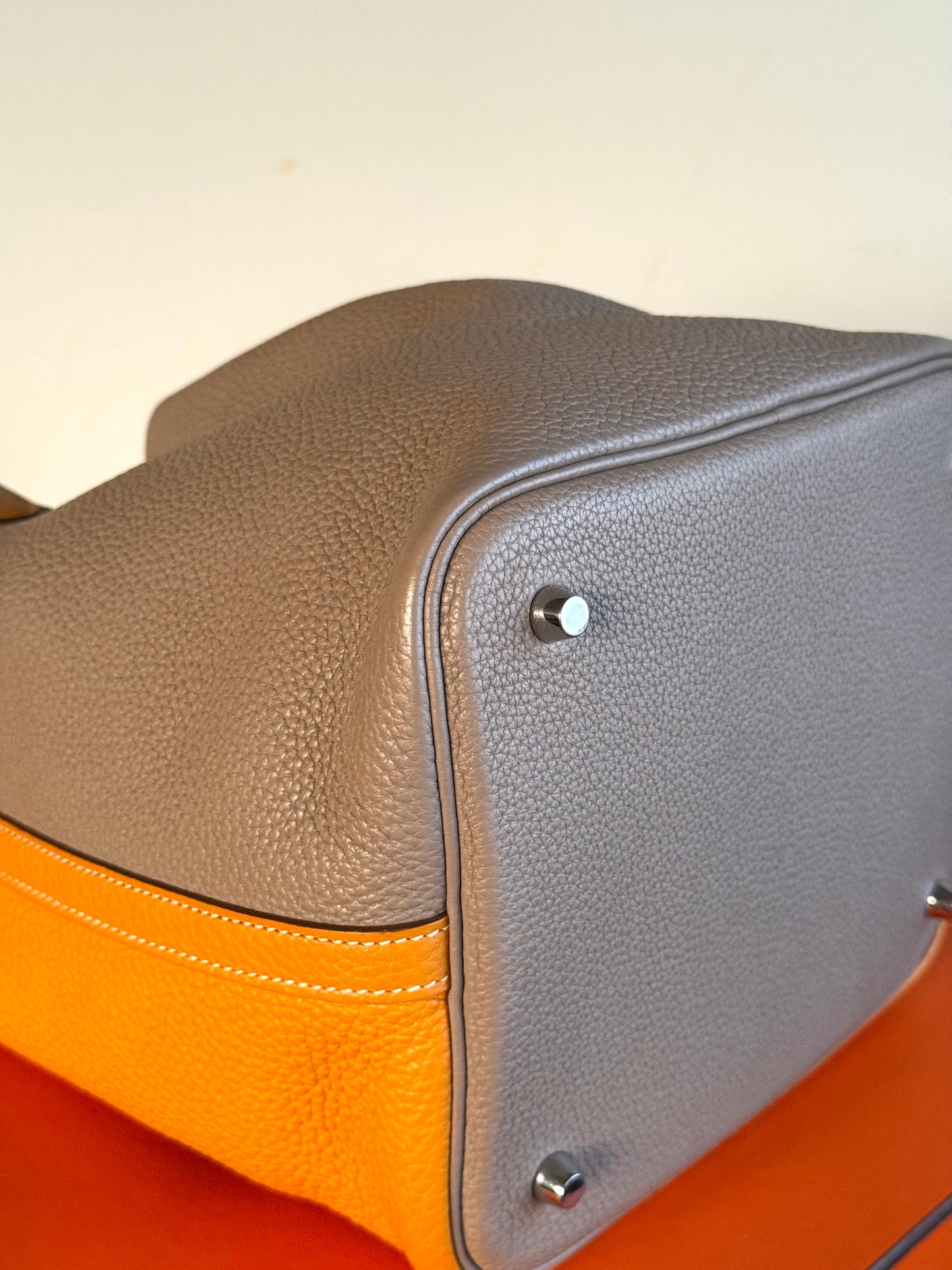 Pre-owned Hermès Picotin 22 Bicolor Clemence Handbag