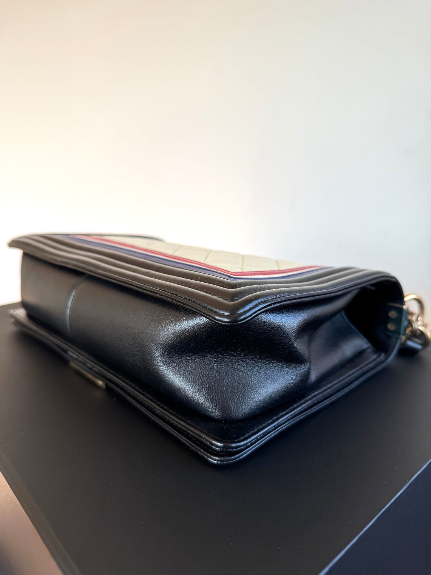 Pre-owned Chanel Boy Large Crest-Embellished Multicolores Bag