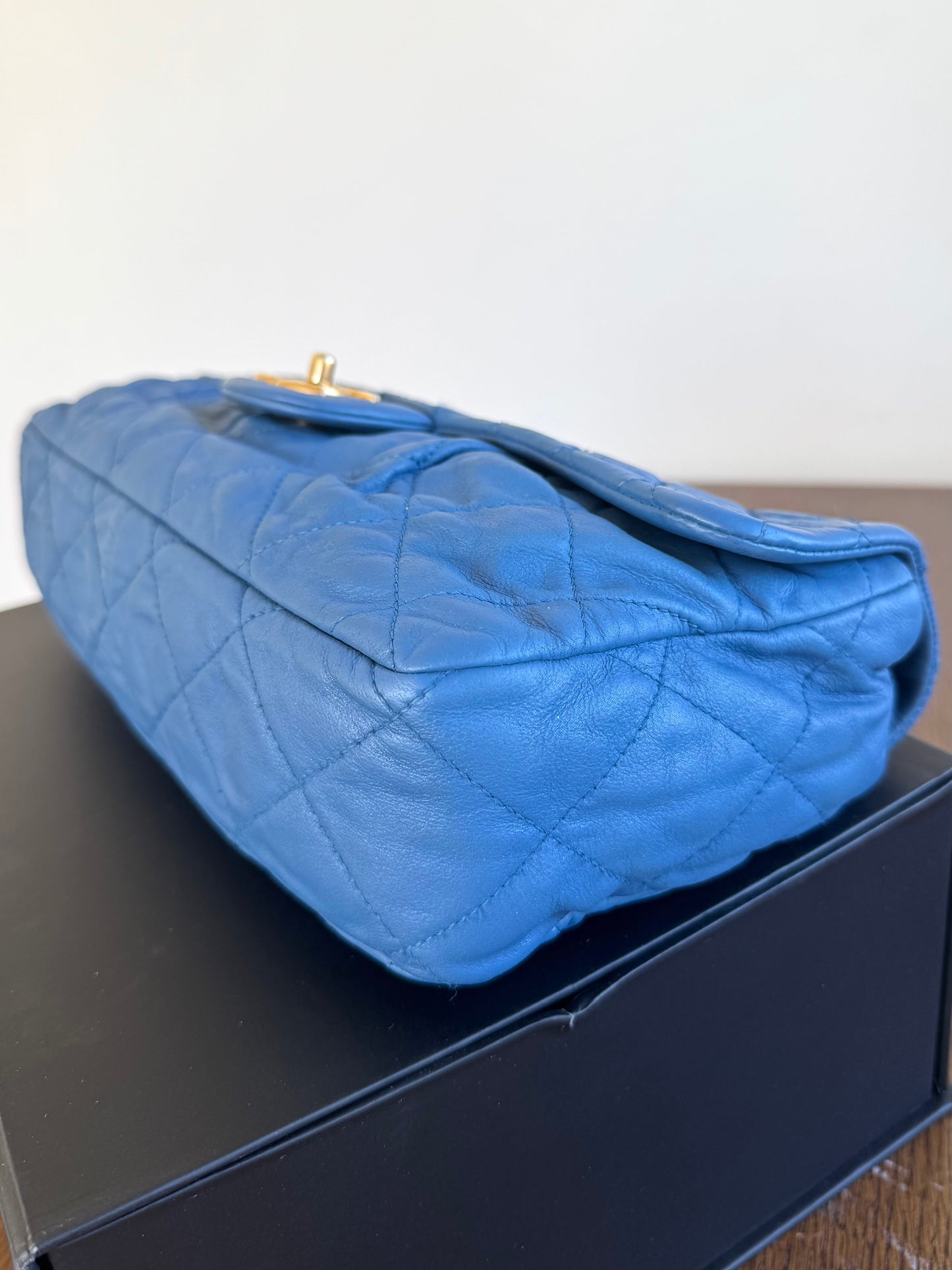 Pre-owned Chanel CC Large Blue Iridescent Calfskin Flap Bag