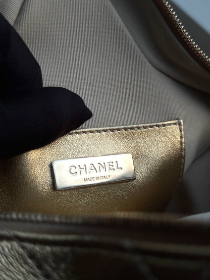 Pre-owned Chanel Walk Of Fame Metallic Gold Leather Bag