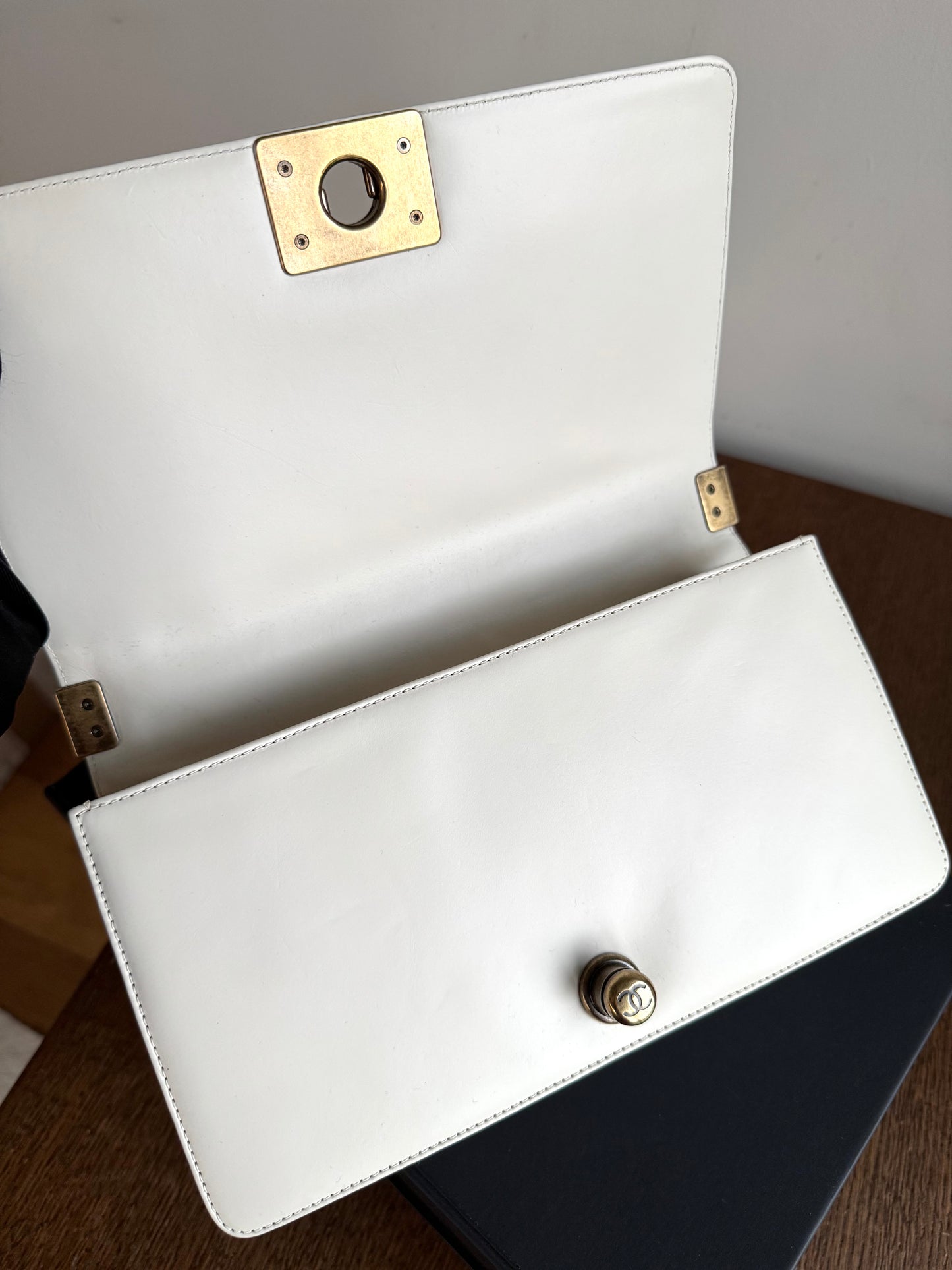 Pre-owned Chanel Boy Medium Original Clasp White Leather Flap Bag