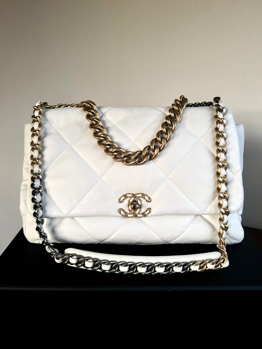 Pre-owned Chanel 19 Maxi White Lambskin Flap Bag