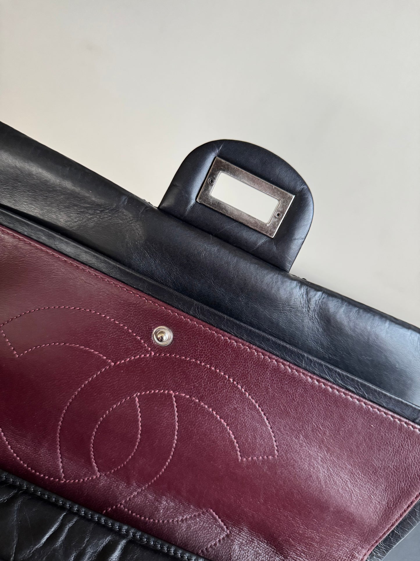 Pre-owned Chanel 2.55 Reissue Maxi 227 Black Calfskin Flap Bag