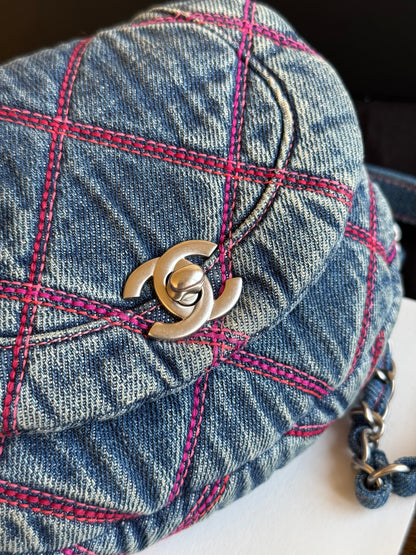 Pre-owned Chanel 22S Coco Beach Mini Denim Crossbody Bag