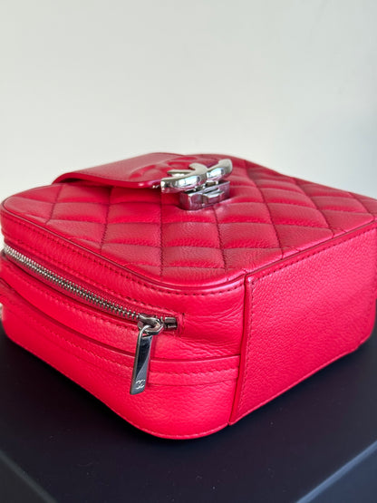 Pre-owned Chanel CC Box Mini Red Leather Camera Bag