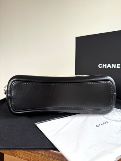 Pre-owned Chanel Gabrielle Medium V-Stitch Beige Black Leather Hobo Bag