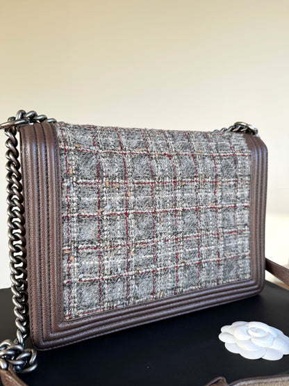 Pre-owned Chanel Boy Maxi Brown Tweed Leather Flap Bag
