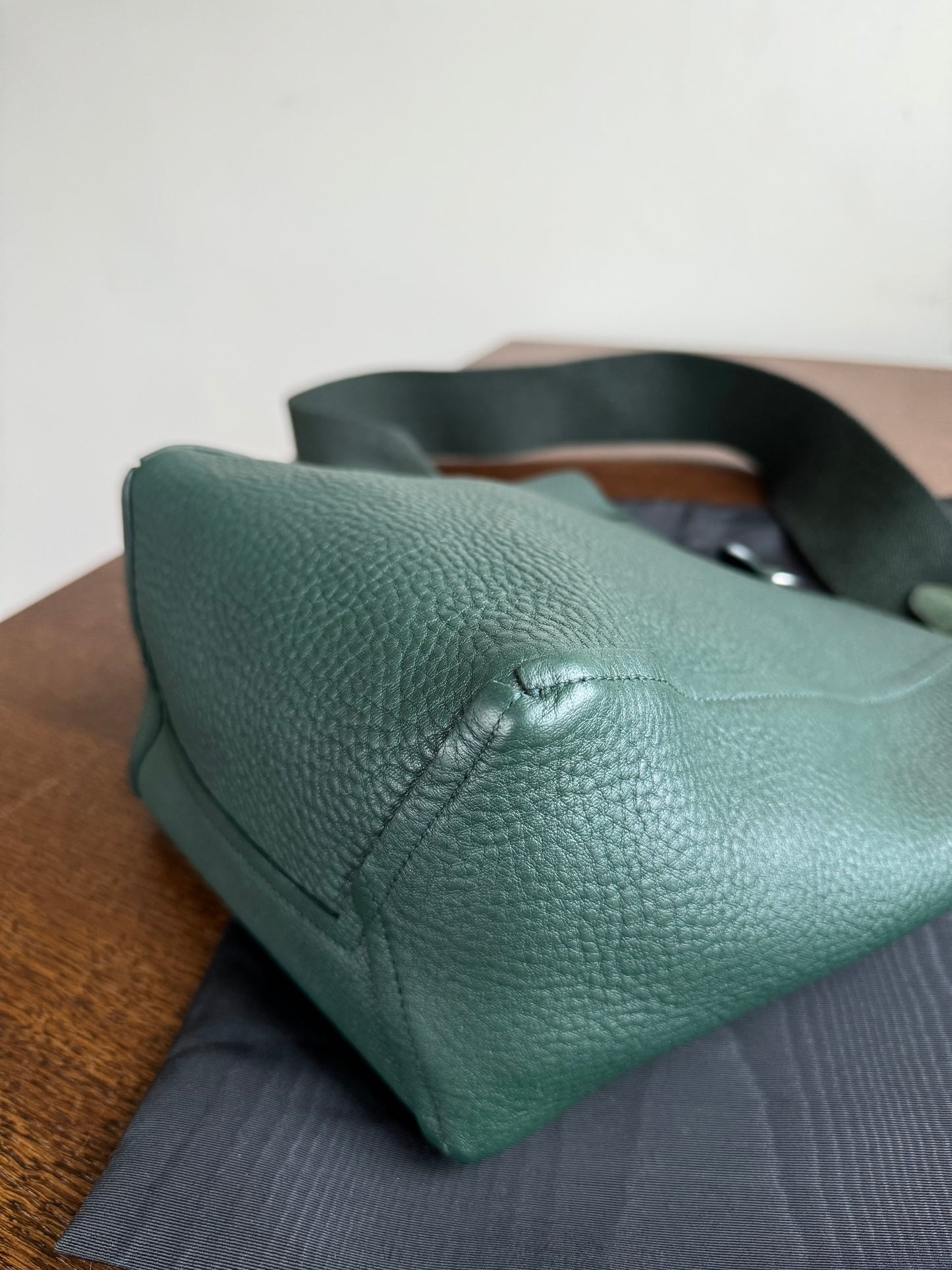 Pre-owned Céline Seau Sangle Small Dark Green Leather Tote Bag