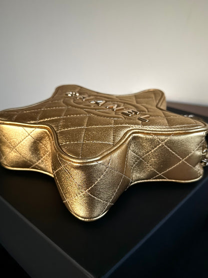 Pre-owned Chanel Walk Of Fame Metallic Gold Leather Bag