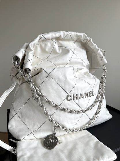 Pre-owned Chanel 22 Large White Leather Tote Bag