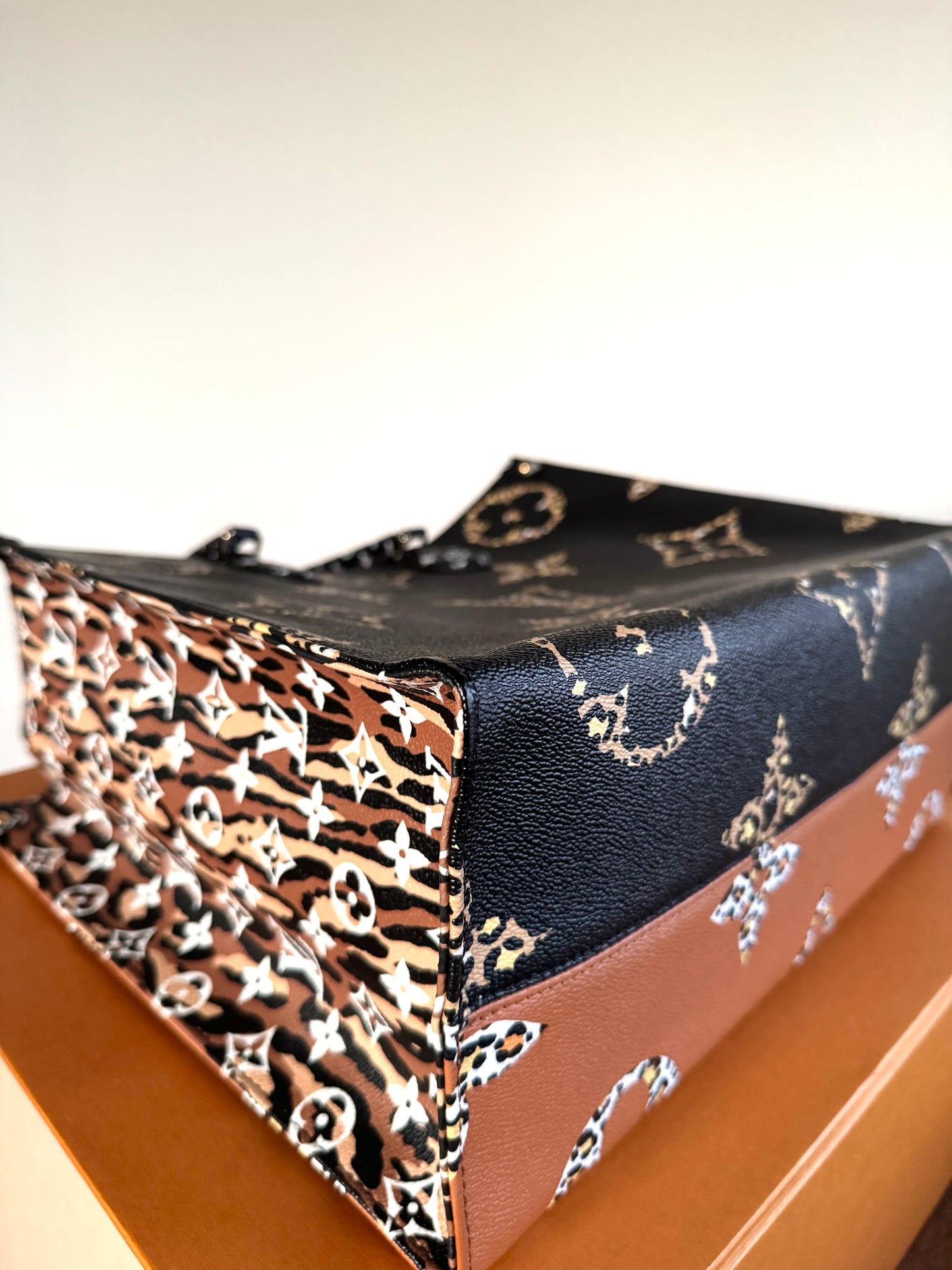Pre-owned Louis Vuitton OnTheGo GM Jungle Monogram Tote Bag Limited Edition