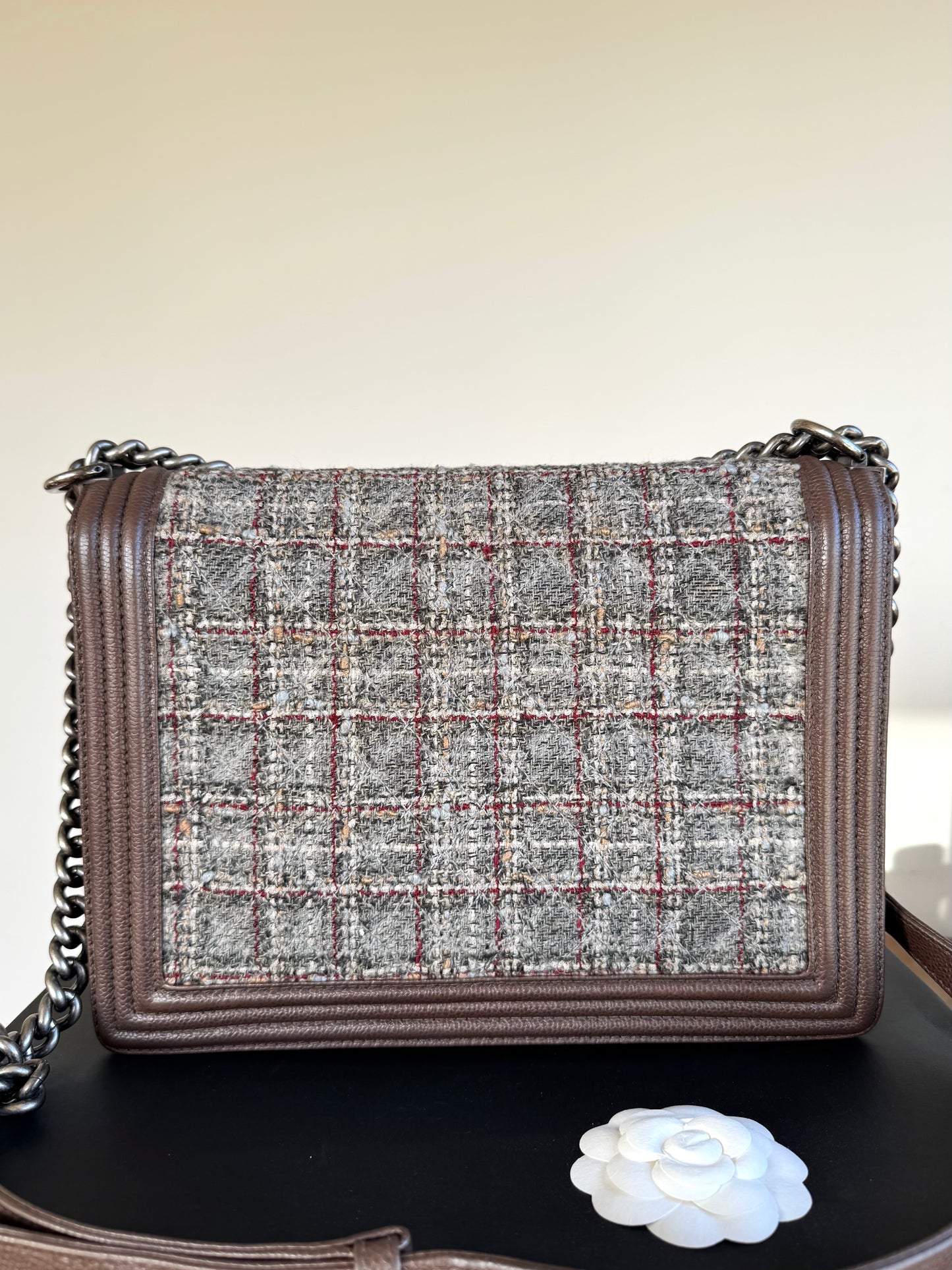 Pre-owned Chanel Boy Maxi Brown Tweed Leather Flap Bag