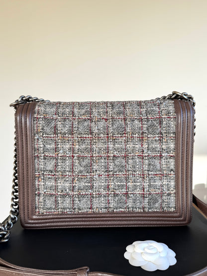 Pre-owned Chanel Boy Maxi Brown Tweed Leather Flap Bag