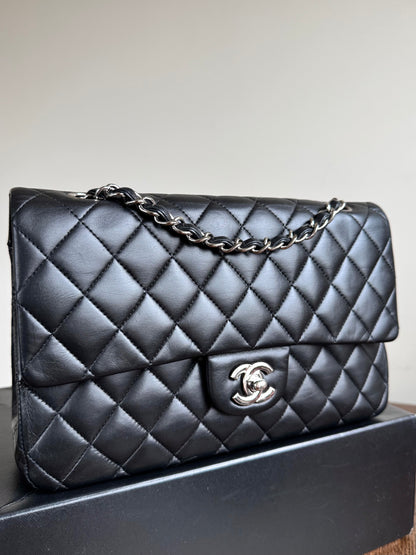 Pre-owned Chanel Timeless Classic Medium Black Lambskin Flap Bag