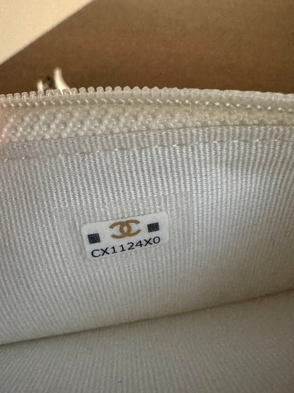 Pre-owned Chanel 19 WOC White Leather Flap Bag