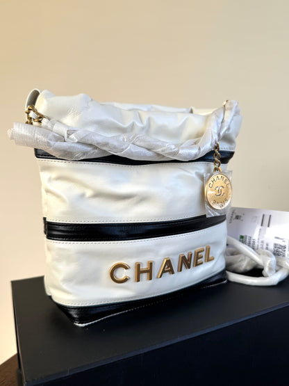 Pre-owned Chanel 22 Mini Black White Leather Tote Bag