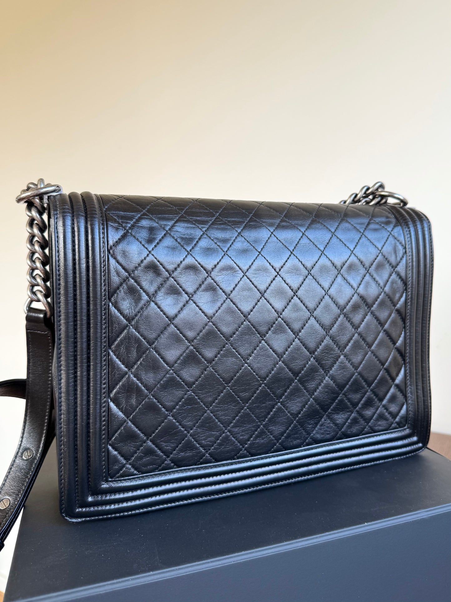 Pre-owned Chanel Boy Maxi Black Leather Flap Bag