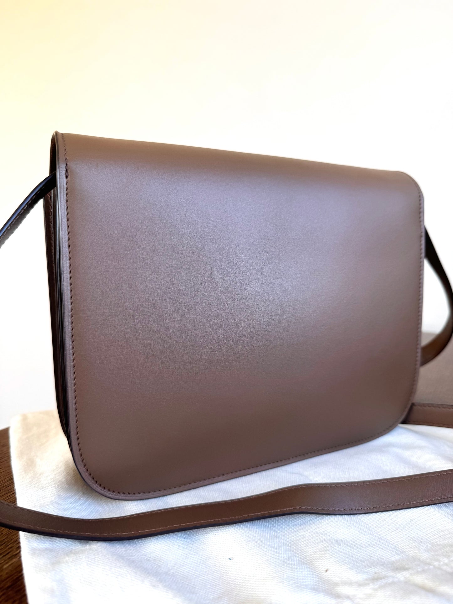 Pre-owned Celine Classic Box Medium Brown Calfskin Bag