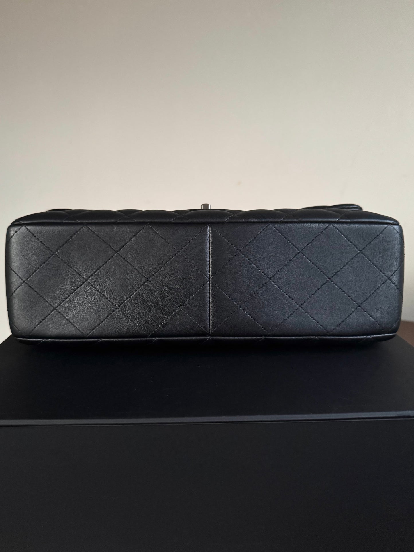 Pre-owned Chanel Timeless Classic Jumbo Black Lambskin Single Flap Bag