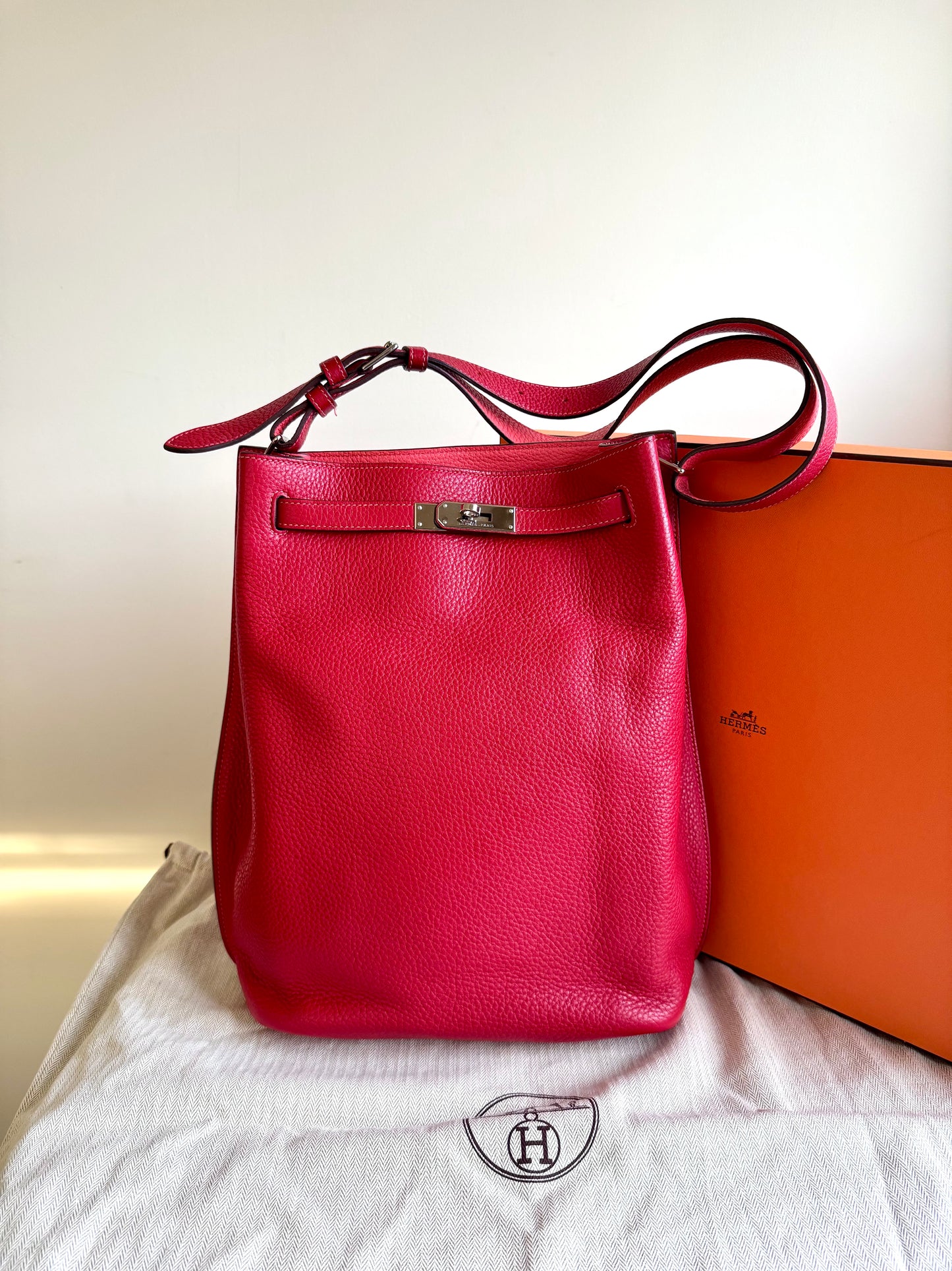 Pre-owned Hermès So Kelly 26 Red Togo Shoulder Bag