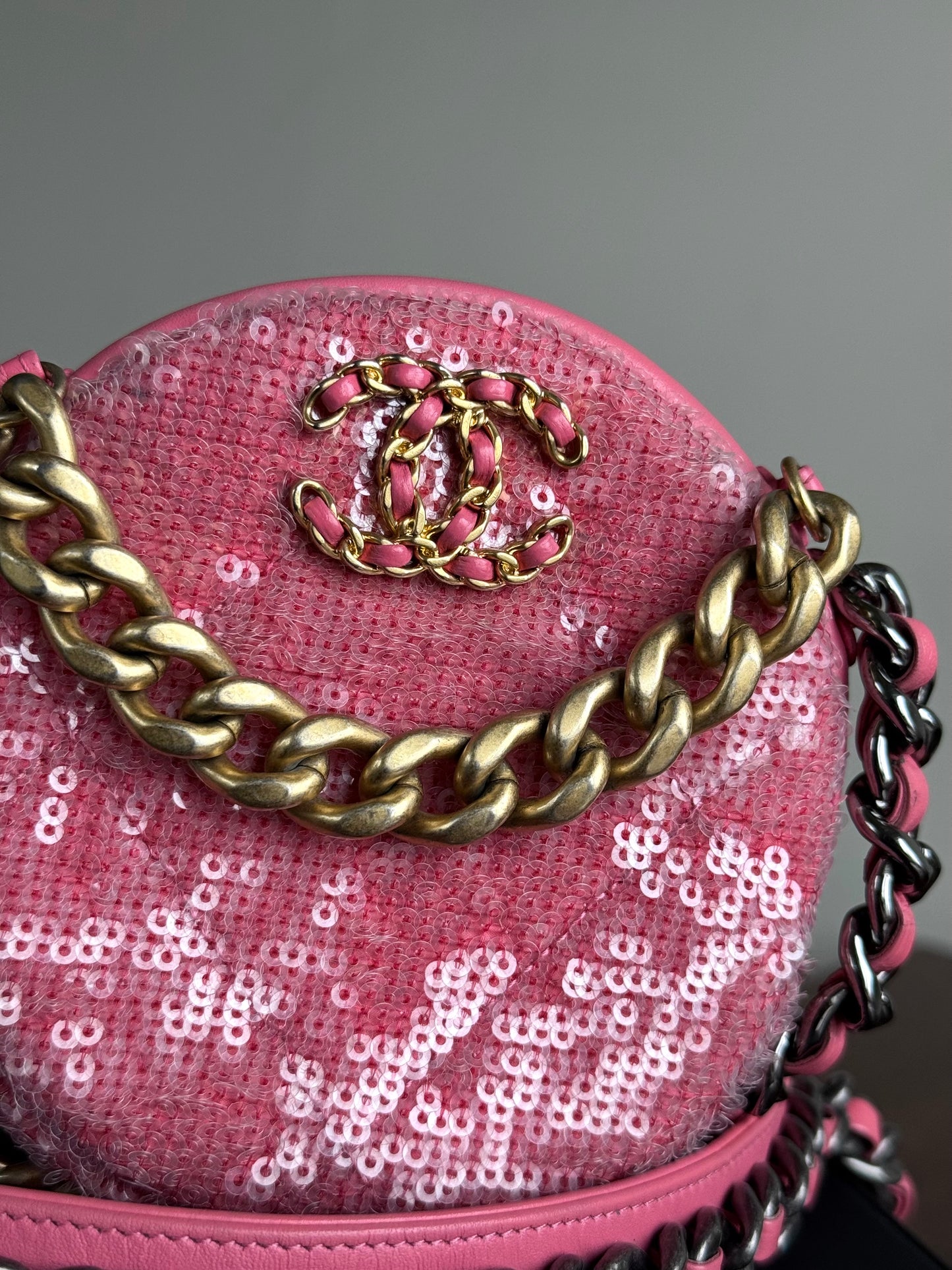 Pre-owned Chanel 19 Round Pink Clutch With Chain