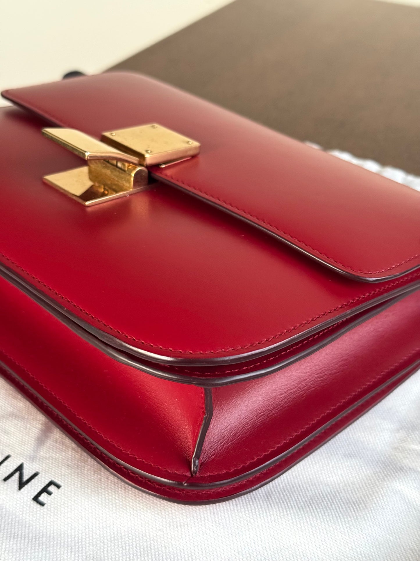 Pre-owned Celine Classic Box Medium Red Leather Bag